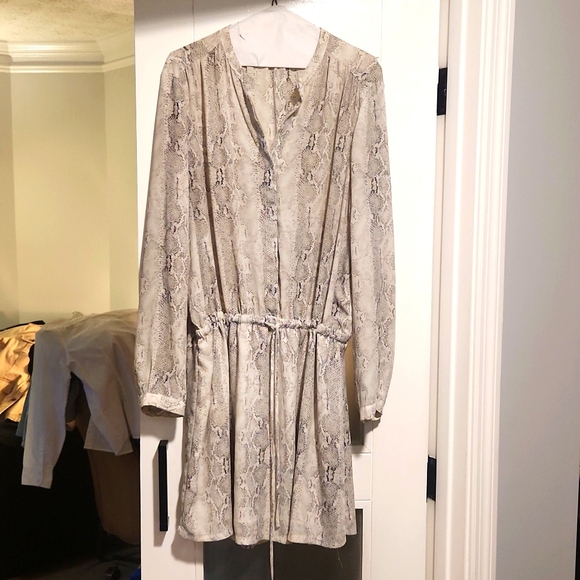 Long sleeve mini - Picture 1 of 9